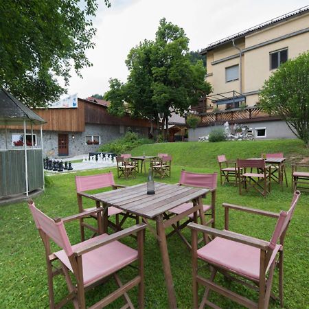 Klub Zlata Ribica Hotell Jesenice Eksteriør bilde