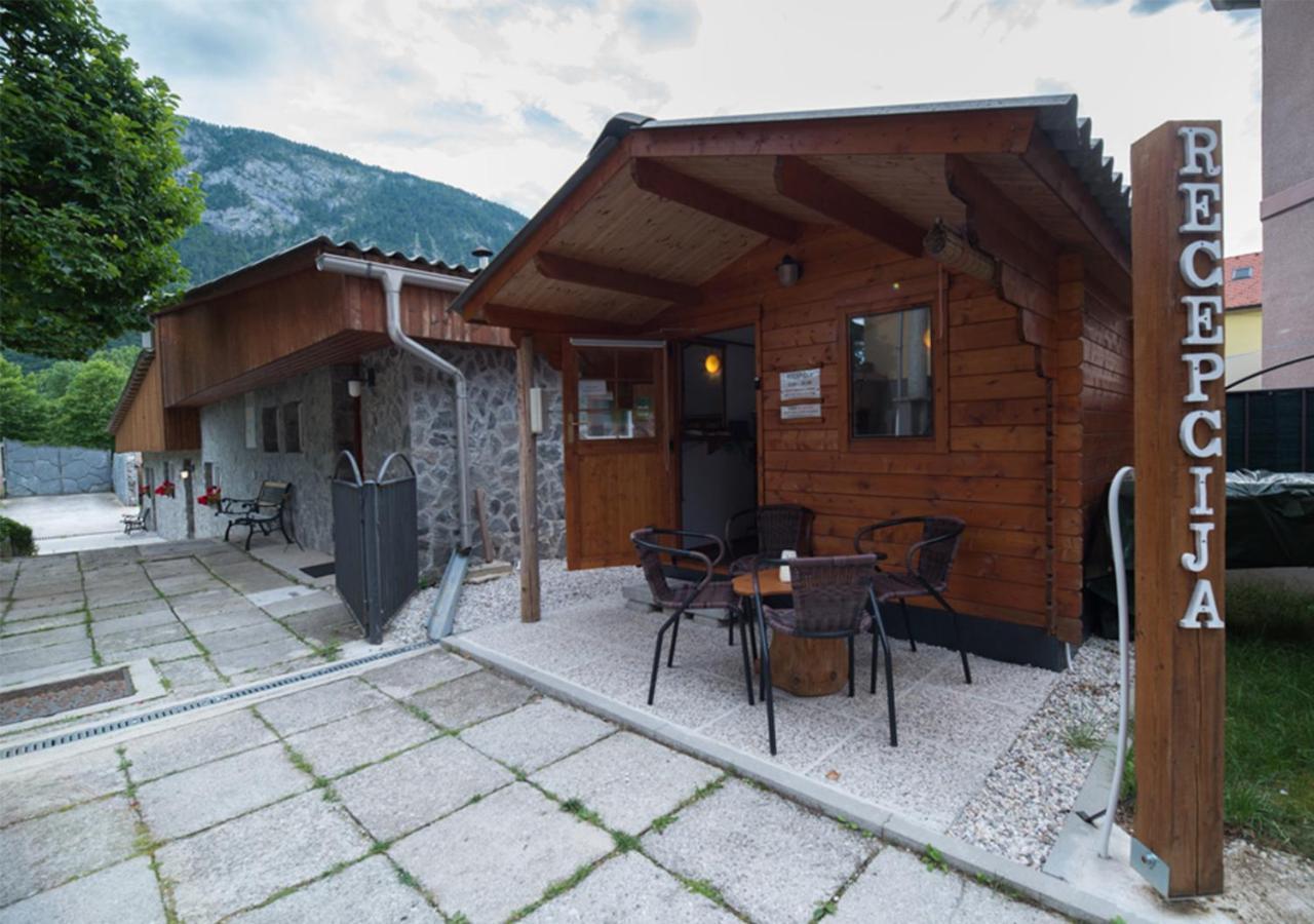 Klub Zlata Ribica Hotell Jesenice Eksteriør bilde
