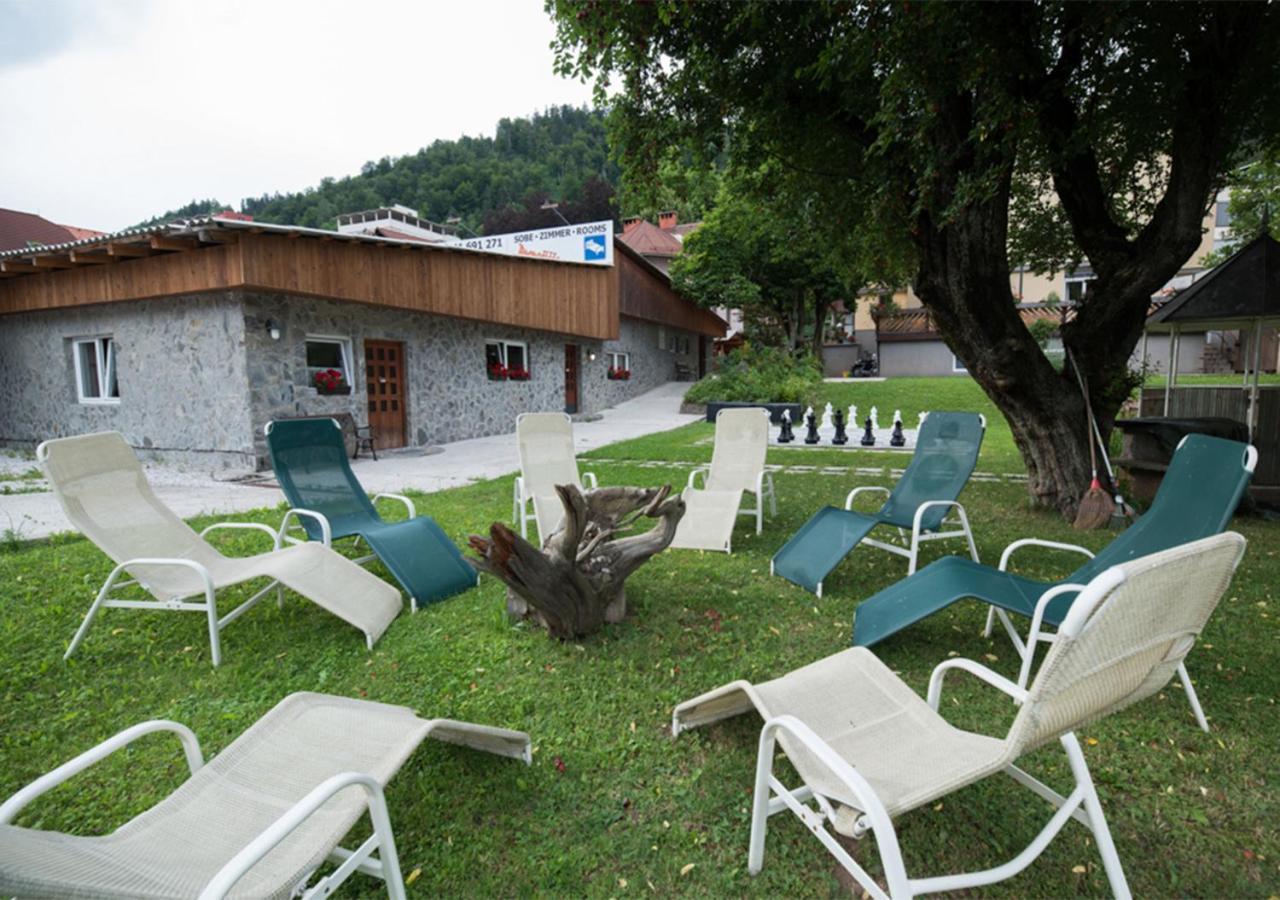 Klub Zlata Ribica Hotell Jesenice Eksteriør bilde